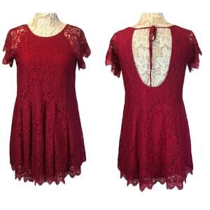 Free people lace magenta dress with open back, scalloped sleeves and hem size XS